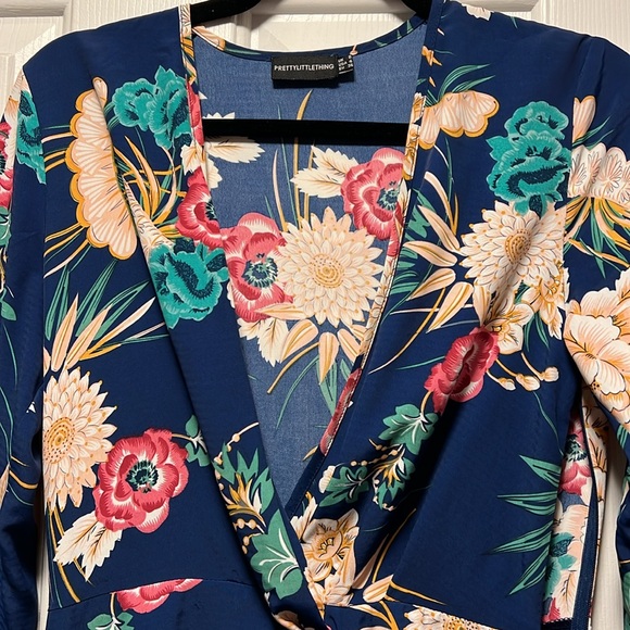 Pretty little thing dress - Picture 2 of 3